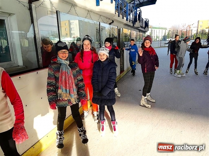 Zdjęcie w galerii na portalu naszraciborz.pl: UKS Zryw na lodzie wiadomości z regionu