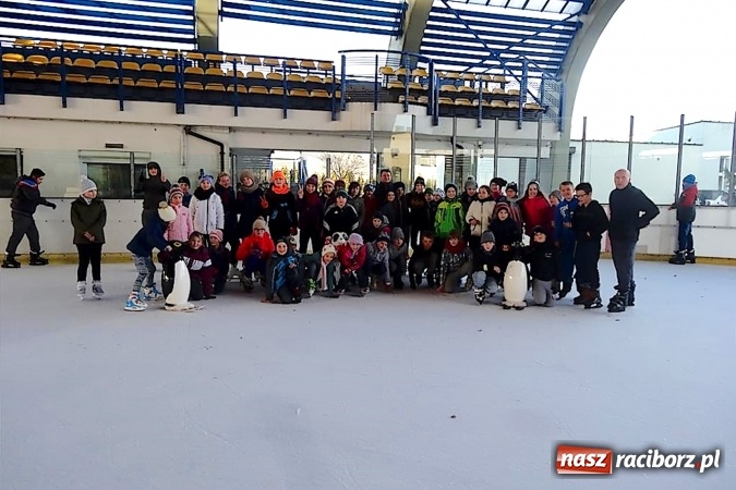 Zdjęcie w galerii na portalu naszraciborz.pl: UKS Zryw na lodzie wiadomości z regionu