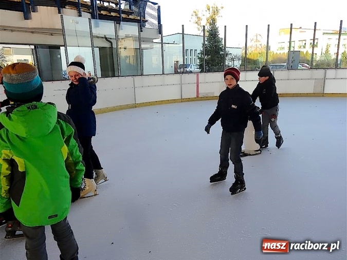Zdjęcie w galerii na portalu naszraciborz.pl: UKS Zryw na lodzie wiadomości z regionu