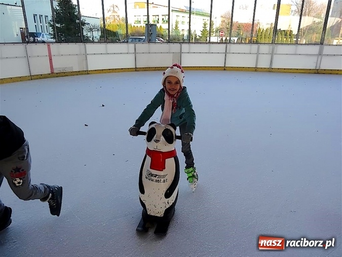 Zdjęcie w galerii na portalu naszraciborz.pl: UKS Zryw na lodzie wiadomości z regionu
