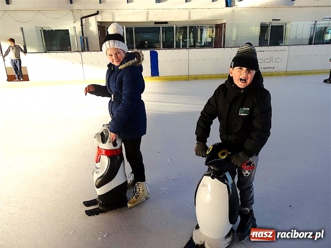 Zdjęcie w galerii na portalu naszraciborz.pl: UKS Zryw na lodzie wiadomości z regionu