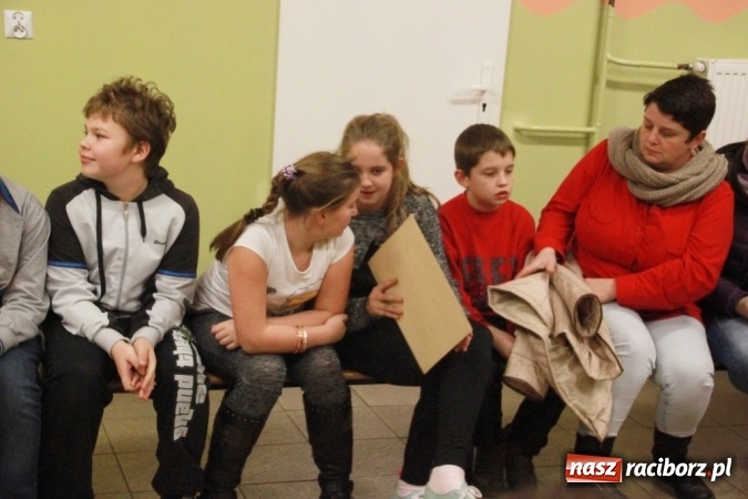 Zdjęcie w galerii na portalu naszraciborz.pl: Jaś i Małgosia na tropie, czyli zakończenie projektu w ZSP Wojnowice wiadomości z regionu