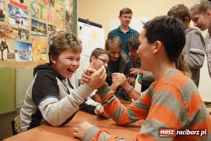 Zdjęcie w galerii na portalu naszraciborz.pl: Jaś i Małgosia na tropie, czyli zakończenie projektu w ZSP Wojnowice wiadomości z regionu