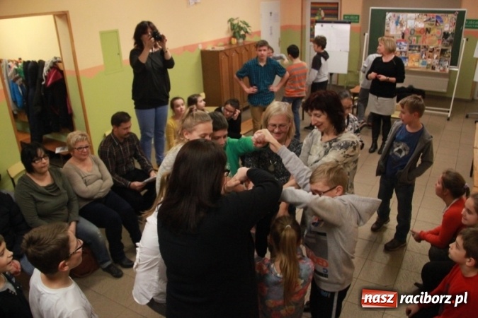 Zdjęcie w galerii na portalu naszraciborz.pl: Jaś i Małgosia na tropie, czyli zakończenie projektu w ZSP Wojnowice wiadomości z regionu