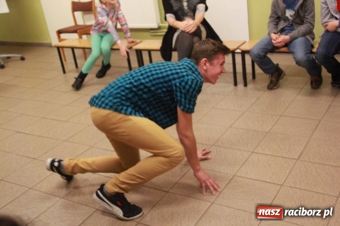 Zdjęcie w galerii na portalu naszraciborz.pl: Jaś i Małgosia na tropie, czyli zakończenie projektu w ZSP Wojnowice wiadomości z regionu