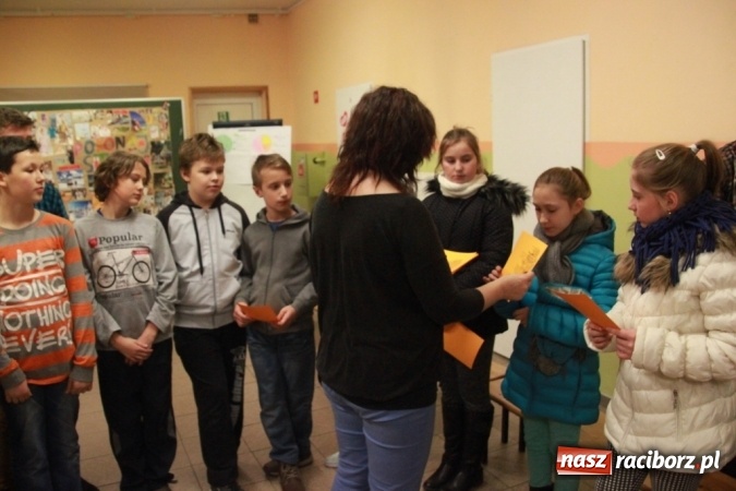 Zdjęcie w galerii na portalu naszraciborz.pl: Jaś i Małgosia na tropie, czyli zakończenie projektu w ZSP Wojnowice wiadomości z regionu