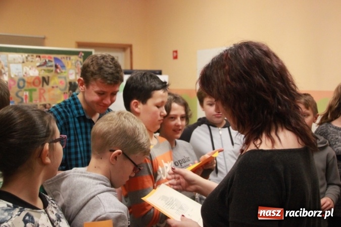 Zdjęcie w galerii na portalu naszraciborz.pl: Jaś i Małgosia na tropie, czyli zakończenie projektu w ZSP Wojnowice wiadomości z regionu