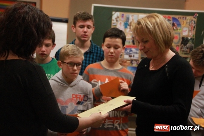 Zdjęcie w galerii na portalu naszraciborz.pl: Jaś i Małgosia na tropie, czyli zakończenie projektu w ZSP Wojnowice wiadomości z regionu