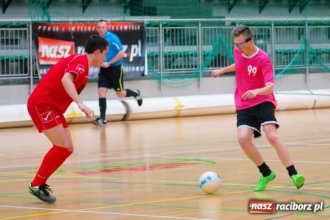 Zdjęcie w galerii na portalu naszraciborz.pl: Poniedziałkowe emocje w HLPN. Zwycięstwa IC Team i Wychylylybymy wiadomości z regionu