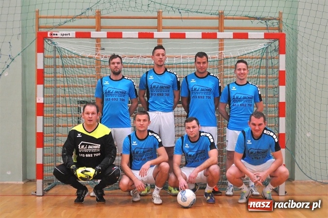 Zdjęcie w galerii na portalu naszraciborz.pl: Poniedziałkowe emocje w HLPN. Zwycięstwa IC Team i Wychylylybymy wiadomości z regionu