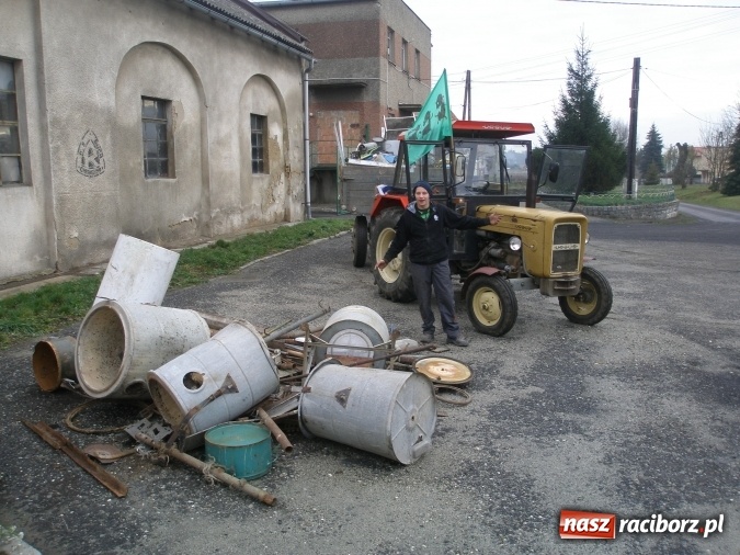 Zdjęcie w galerii na portalu naszraciborz.pl: Kolejna charytatywna złomiada odbyła się w Krowiarkach wiadomości z regionu
