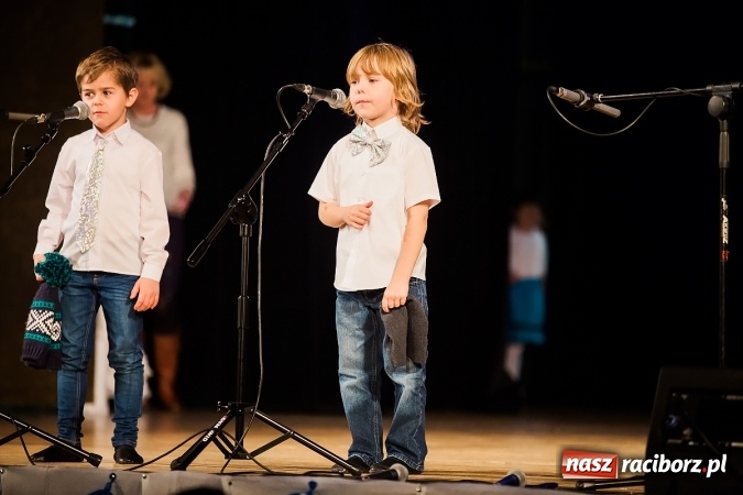 Zdjęcie w galerii na portalu naszraciborz.pl: Przedszkolaki wystąpiły dla swoich rodziców wiadomości z regionu
