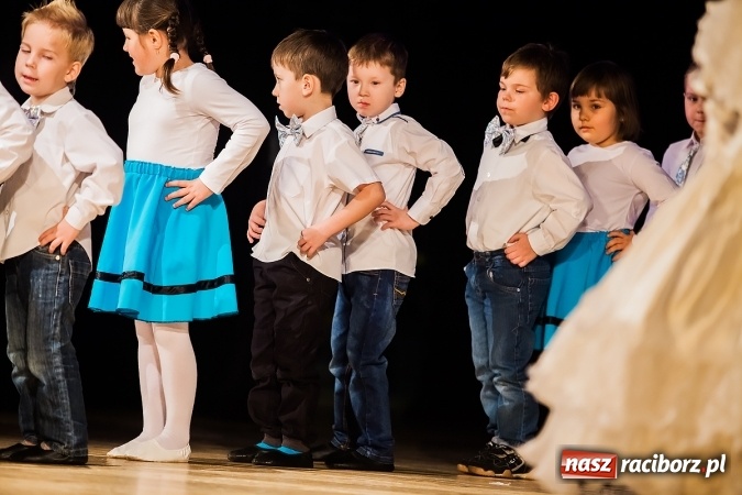 Zdjęcie w galerii na portalu naszraciborz.pl: Przedszkolaki wystąpiły dla swoich rodziców wiadomości z regionu