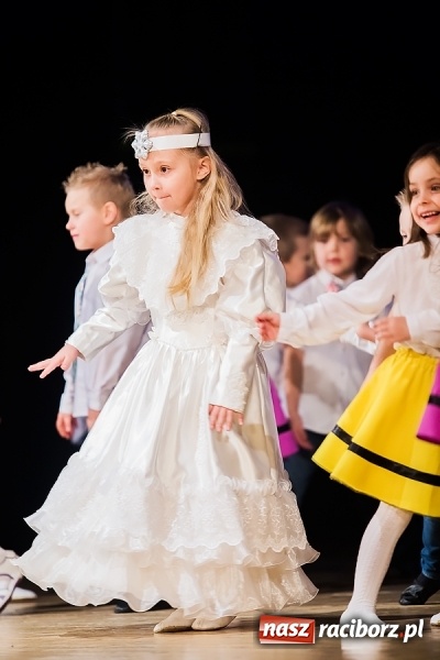 Zdjęcie w galerii na portalu naszraciborz.pl: Przedszkolaki wystąpiły dla swoich rodziców wiadomości z regionu