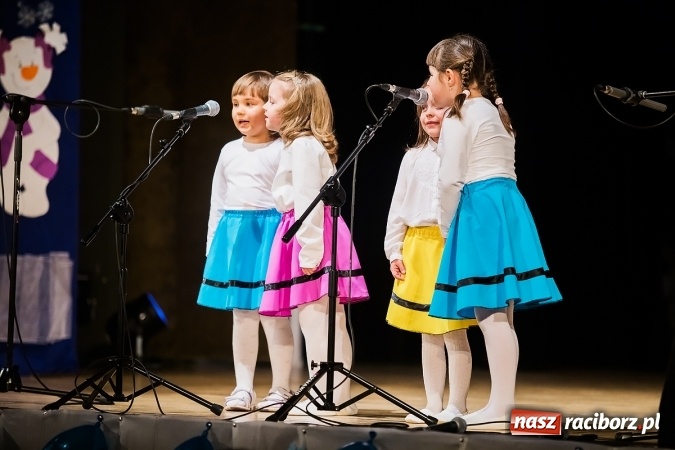 Zdjęcie w galerii na portalu naszraciborz.pl: Przedszkolaki wystąpiły dla swoich rodziców wiadomości z regionu
