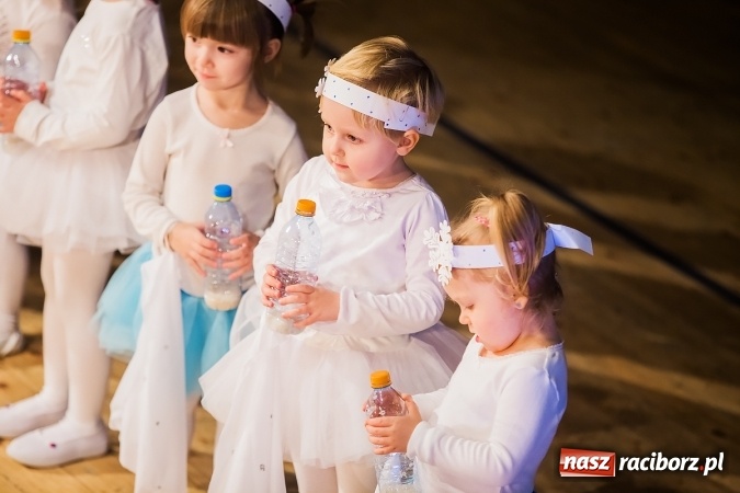 Zdjęcie w galerii na portalu naszraciborz.pl: Przedszkolaki wystąpiły dla swoich rodziców wiadomości z regionu