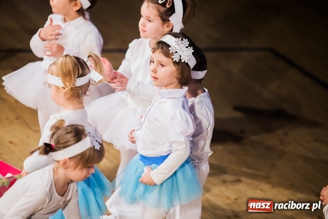 Zdjęcie w galerii na portalu naszraciborz.pl: Przedszkolaki wystąpiły dla swoich rodziców wiadomości z regionu