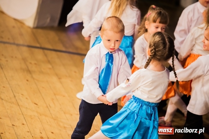 Zdjęcie w galerii na portalu naszraciborz.pl: Przedszkolaki wystąpiły dla swoich rodziców wiadomości z regionu