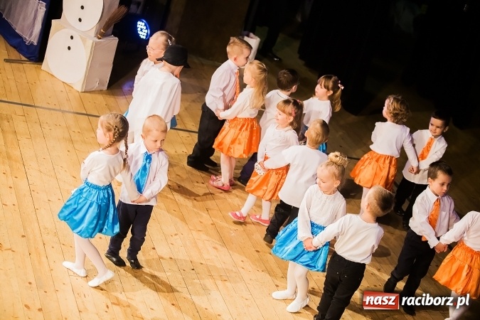 Zdjęcie w galerii na portalu naszraciborz.pl: Przedszkolaki wystąpiły dla swoich rodziców wiadomości z regionu