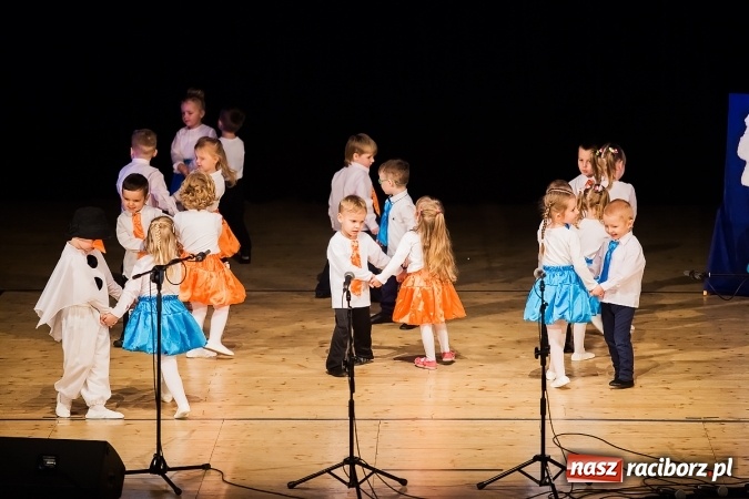 Zdjęcie w galerii na portalu naszraciborz.pl: Przedszkolaki wystąpiły dla swoich rodziców wiadomości z regionu