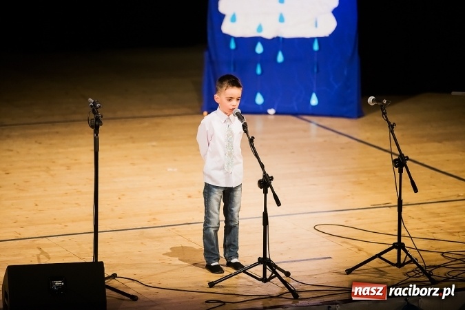 Zdjęcie w galerii na portalu naszraciborz.pl: Przedszkolaki wystąpiły dla swoich rodziców wiadomości z regionu