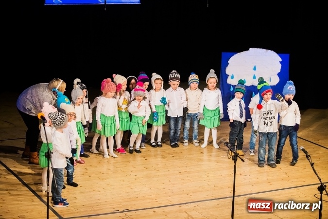 Zdjęcie w galerii na portalu naszraciborz.pl: Przedszkolaki wystąpiły dla swoich rodziców wiadomości z regionu
