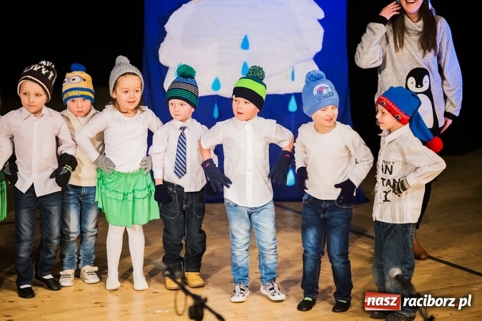 Zdjęcie w galerii na portalu naszraciborz.pl: Przedszkolaki wystąpiły dla swoich rodziców wiadomości z regionu