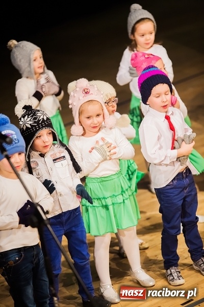 Zdjęcie w galerii na portalu naszraciborz.pl: Przedszkolaki wystąpiły dla swoich rodziców wiadomości z regionu