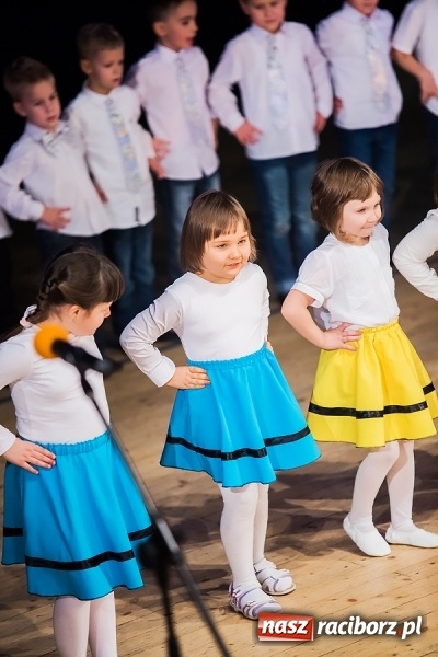 Zdjęcie w galerii na portalu naszraciborz.pl: Przedszkolaki wystąpiły dla swoich rodziców wiadomości z regionu