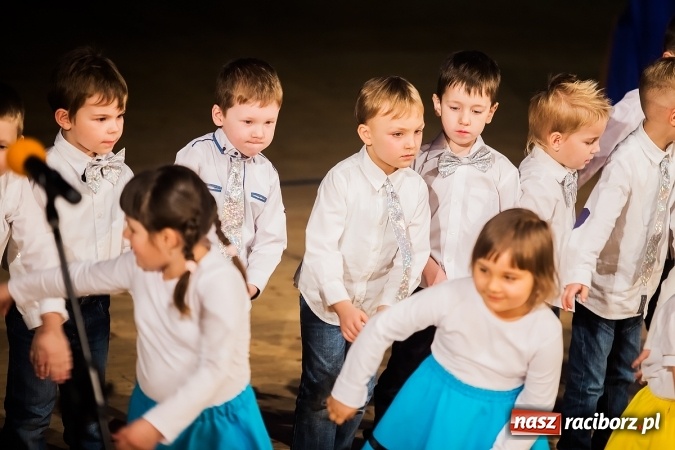Zdjęcie w galerii na portalu naszraciborz.pl: Przedszkolaki wystąpiły dla swoich rodziców wiadomości z regionu