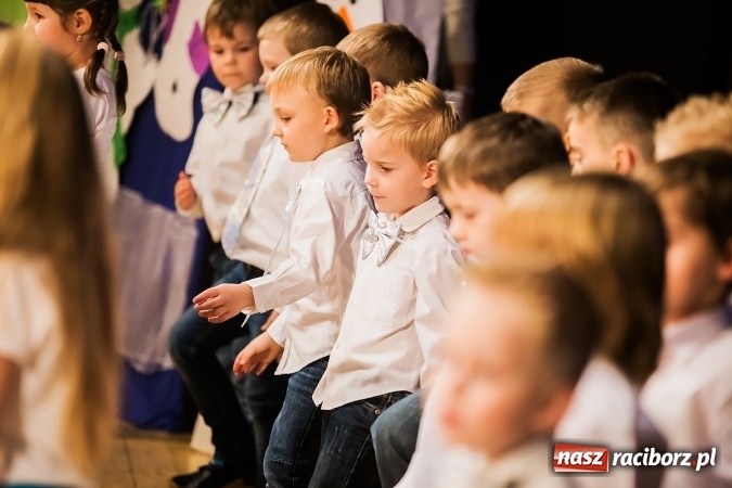 Zdjęcie w galerii na portalu naszraciborz.pl: Przedszkolaki wystąpiły dla swoich rodziców wiadomości z regionu