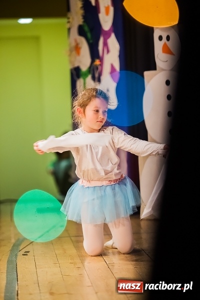 Zdjęcie w galerii na portalu naszraciborz.pl: Przedszkolaki wystąpiły dla swoich rodziców wiadomości z regionu