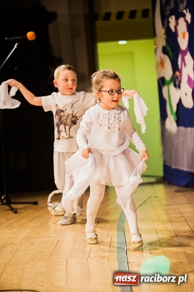 Zdjęcie w galerii na portalu naszraciborz.pl: Przedszkolaki wystąpiły dla swoich rodziców wiadomości z regionu