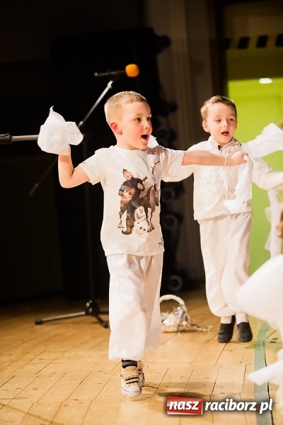 Zdjęcie w galerii na portalu naszraciborz.pl: Przedszkolaki wystąpiły dla swoich rodziców wiadomości z regionu