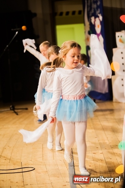 Zdjęcie w galerii na portalu naszraciborz.pl: Przedszkolaki wystąpiły dla swoich rodziców wiadomości z regionu