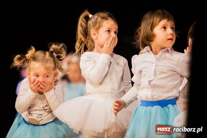 Zdjęcie w galerii na portalu naszraciborz.pl: Przedszkolaki wystąpiły dla swoich rodziców wiadomości z regionu