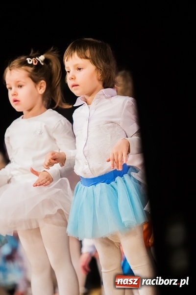 Zdjęcie w galerii na portalu naszraciborz.pl: Przedszkolaki wystąpiły dla swoich rodziców wiadomości z regionu