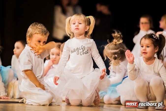 Zdjęcie w galerii na portalu naszraciborz.pl: Przedszkolaki wystąpiły dla swoich rodziców wiadomości z regionu
