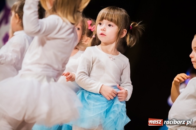 Zdjęcie w galerii na portalu naszraciborz.pl: Przedszkolaki wystąpiły dla swoich rodziców wiadomości z regionu