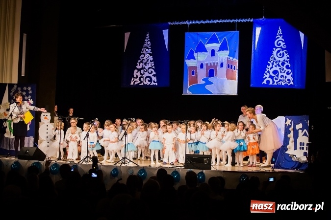 Zdjęcie w galerii na portalu naszraciborz.pl: Przedszkolaki wystąpiły dla swoich rodziców wiadomości z regionu
