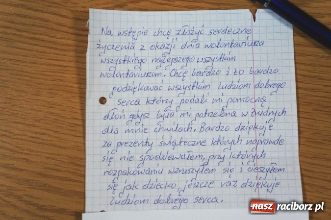 Zdjęcie w galerii na portalu naszraciborz.pl: Niebieskie Anioły z Komisariatu Policji w Kuźni Raciborskiej - policjanci po raz kolejny pomogli potrzebującym wiadomości z regionu