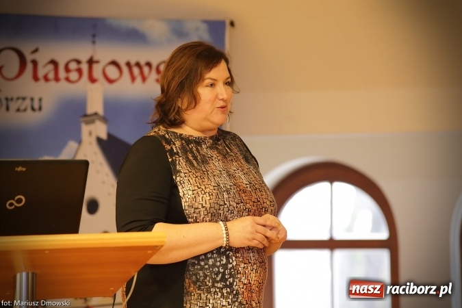 Zdjęcie w galerii na portalu naszraciborz.pl: Medyczne i dydaktyczne aspekty aktywności fizycznej dzieci i młodzieży - konferencja dla studentów, trenerów i nauczycieli na Zamku Piastowskim wiadomości z regionu