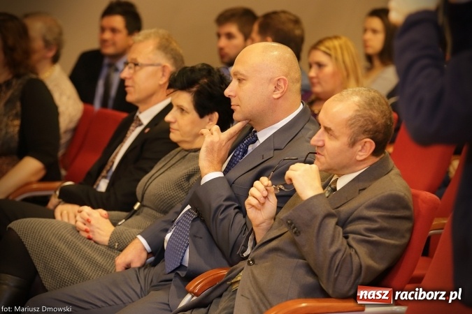 Zdjęcie w galerii na portalu naszraciborz.pl: Medyczne i dydaktyczne aspekty aktywności fizycznej dzieci i młodzieży - konferencja dla studentów, trenerów i nauczycieli na Zamku Piastowskim wiadomości z regionu