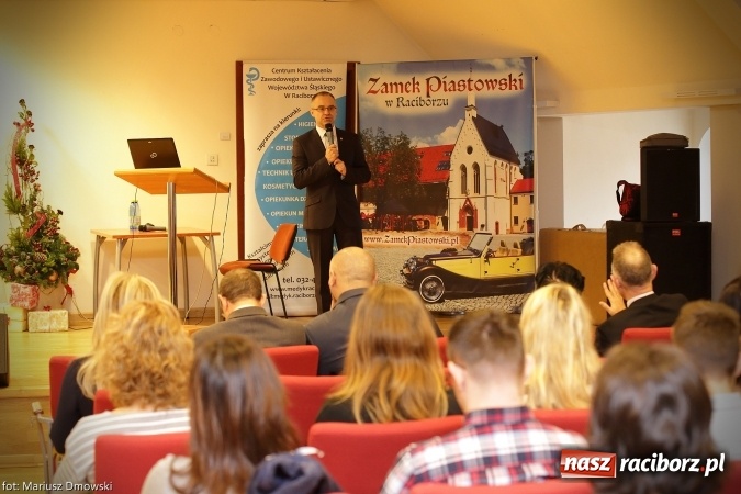 Zdjęcie w galerii na portalu naszraciborz.pl: Medyczne i dydaktyczne aspekty aktywności fizycznej dzieci i młodzieży - konferencja dla studentów, trenerów i nauczycieli na Zamku Piastowskim wiadomości z regionu