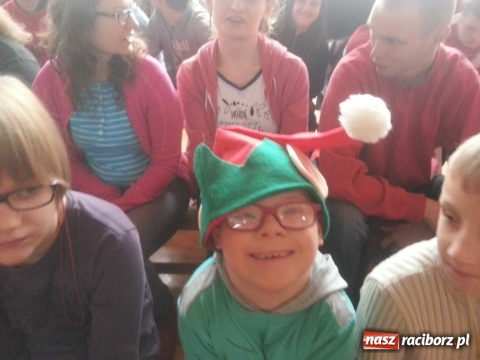 Zdjęcie w galerii na portalu naszraciborz.pl: Mikołajkowy poniedziałek w Zespole Szkół Specjalnych w Raciborzu wiadomości z regionu