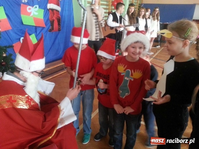 Zdjęcie w galerii na portalu naszraciborz.pl: Mikołajkowy poniedziałek w Zespole Szkół Specjalnych w Raciborzu wiadomości z regionu
