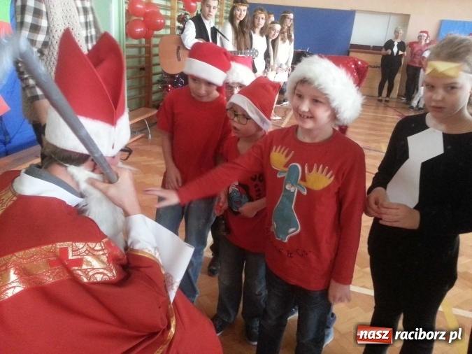 Zdjęcie w galerii na portalu naszraciborz.pl: Mikołajkowy poniedziałek w Zespole Szkół Specjalnych w Raciborzu wiadomości z regionu