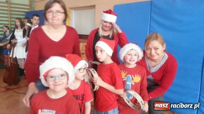 Zdjęcie w galerii na portalu naszraciborz.pl: Mikołajkowy poniedziałek w Zespole Szkół Specjalnych w Raciborzu wiadomości z regionu