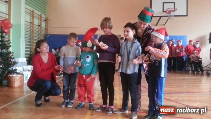 Zdjęcie w galerii na portalu naszraciborz.pl: Mikołajkowy poniedziałek w Zespole Szkół Specjalnych w Raciborzu wiadomości z regionu