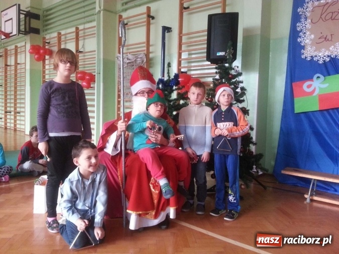 Zdjęcie w galerii na portalu naszraciborz.pl: Mikołajkowy poniedziałek w Zespole Szkół Specjalnych w Raciborzu wiadomości z regionu